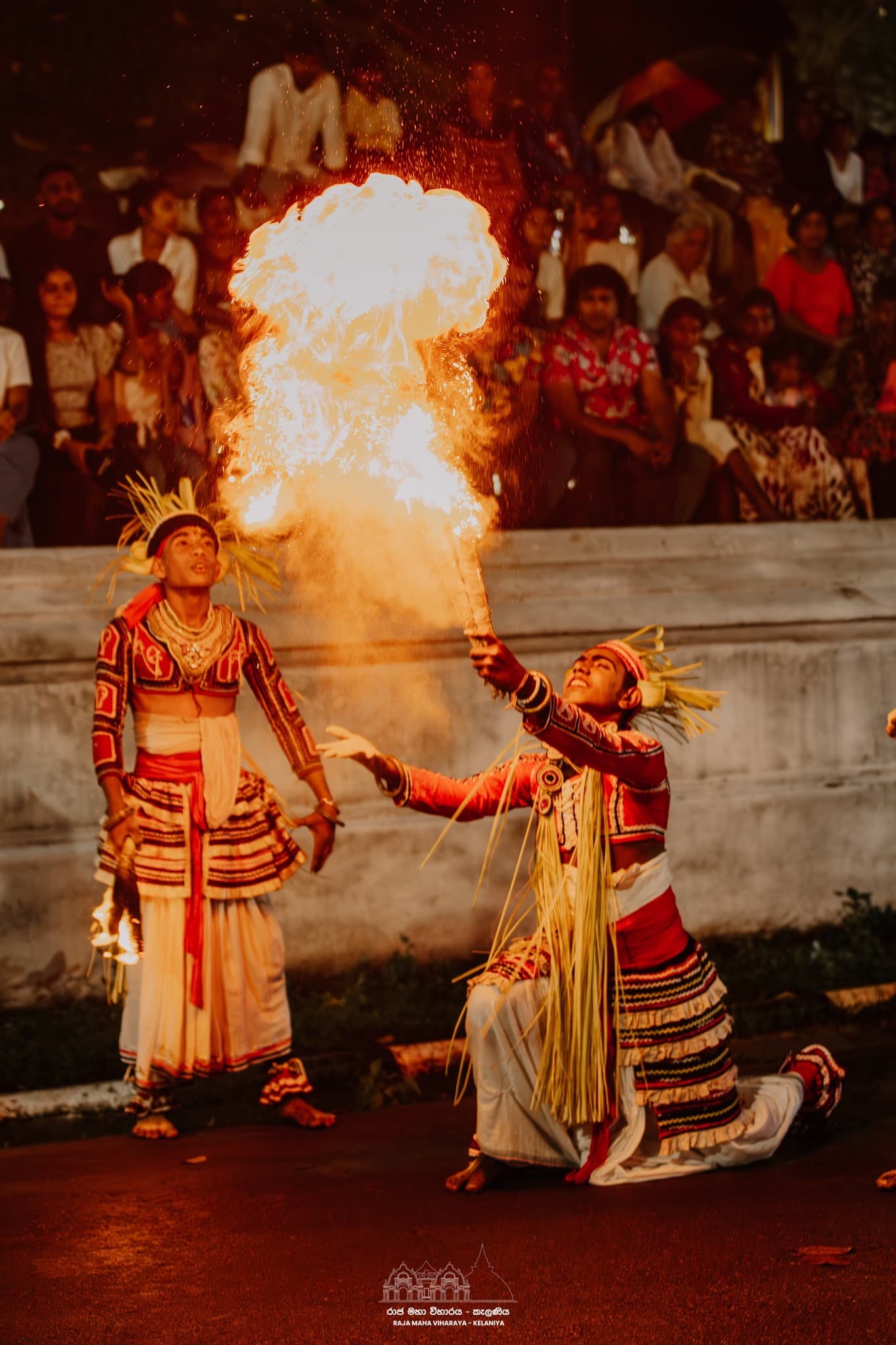 Traditional drummers at Kelaniya Duruthu perahara