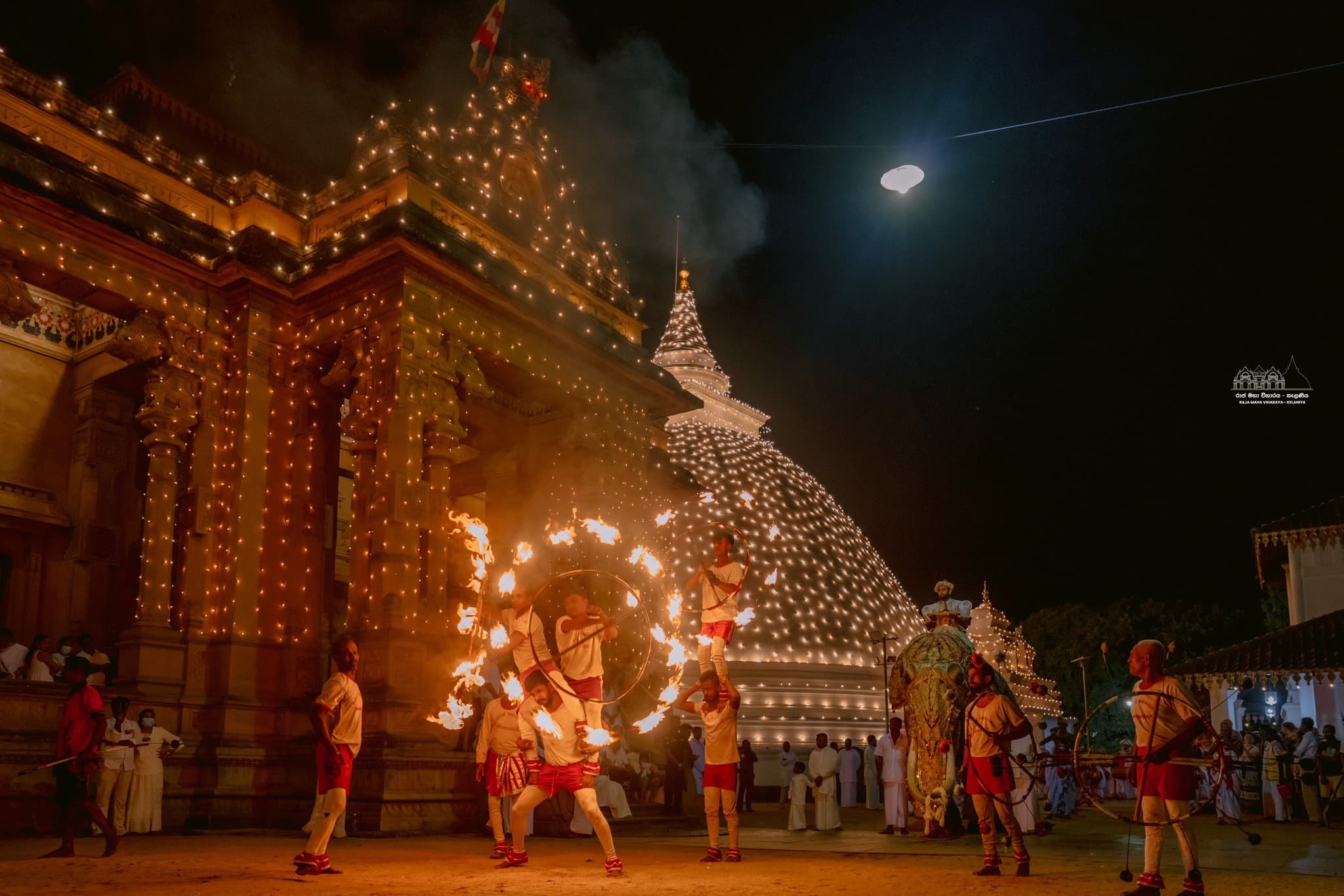 Udamaluwa perahara - First Night Procession